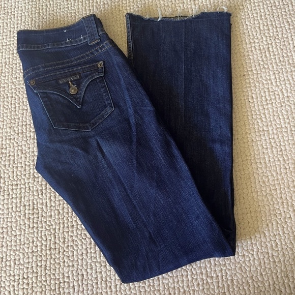 Hudson Jeans Denim - hudson denim jeans in dark blue color - straight to flare leg with frayed edge